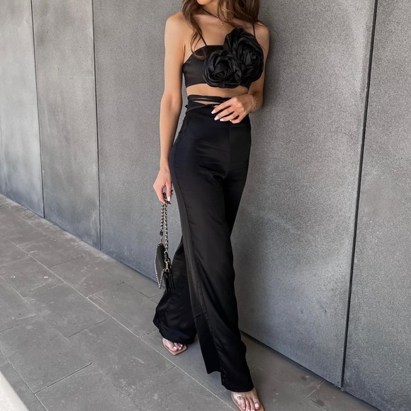 🖤 ZARA BNWT FLORAL APPLIQUÉ TOP • SIZE SMALL 🖤 - Picture 2 of 16